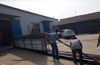 图片名称：发货现场
点击次数：2056次